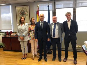 Presentación del encuentro y solicitud de que se celebrase en la UNED, de la Junta Directiva Alumni-España 